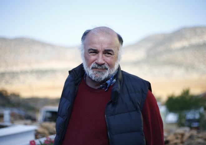 Filmin ynetmeni Serdar Akar:<p>    "Film, darbe gecesi geiyor, ieriine ilikin sadece bunu  syleyebilirim. te yandan, Antalya sinemaclar iin hakikaten ok iyi bir yer. Doal plato gibi, her ey var. Neden buras bir sinema merkezi olamyor, aryorum yani. Aslnda Altn Portakal Film Yarmas da var, ekilen nc, drdnc film galiba bu. Bulunduumuz blgedeki halk gerekten ok yardmc oluyor bize"