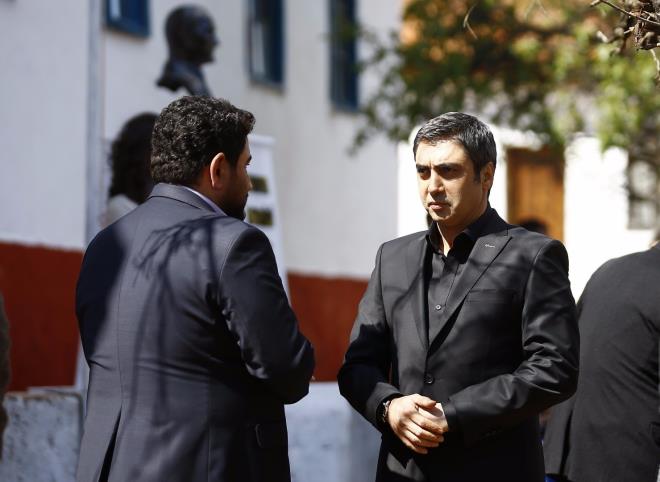 Necati amaz, filmde kullanlmak zere kamyondan bozma ancak orijinaline benzeyen tank yaptrdklarn belirterek, "Biz aksiyon filmleri ekiyoruz, dizimizde de kullanabiliriz. Eer sa kalrsa tekrar tekrar kullanmay dnyoruz ama sa kalr m bilmiyorum. Bizim Erhan, &#8217;gl&#8217;n bile atsa patlatabilir. Tabii tanklarmz millete kar deil, milletin yannda kullanyoruz, hem dizilerimizde hem filmlerimizde hem de gerekte inallah. Kurtlar Vadisi&#8217;nin tamamnda en bata millet var." ifadelerini kulland. Filmin ieriiyle ilgili detay veremeyeceine dikkati eken Necati amaz, adnn "Kurtlar Vadisi Vatan" olmasnn bile aslnda ok ey anlattn vurgulad.