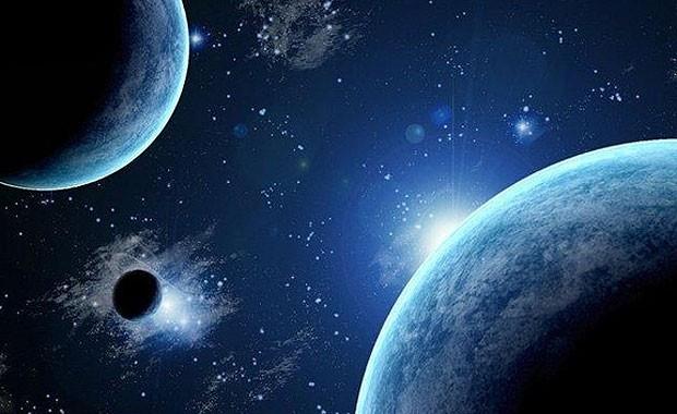 Bunlara ek olarak Ay'a roketlerle yolculuun mmkn olacan da iddia etmiti...