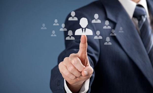 "nsanlar,temiz havadan,tanrsal tazelik ve gzellikten haz etmeyecekler ve sadece kariyerlerini bytme peinde koacaklar.Kimse,bunlar yapmalar iin zorlamyor;onlar gnlldr.."