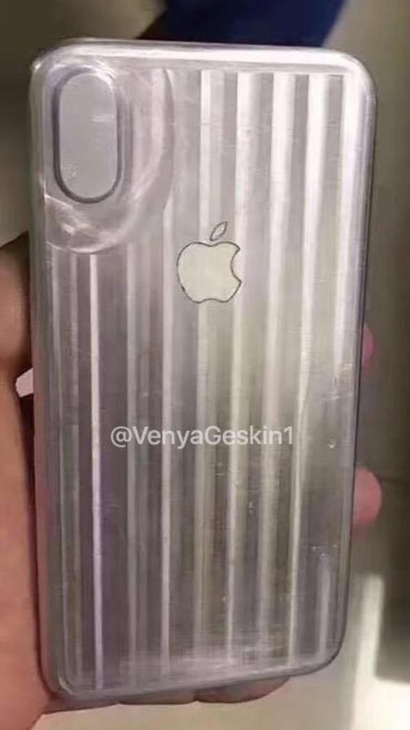 Ayrca dikey ekilde konumlandrlm ift kameray da tekrardan grmekteyiz. Dier rakipleri gibi Apple'da iPhone 8'de neredeyse erevesiz bir ekran ile karmza kacak gibi grnyor.