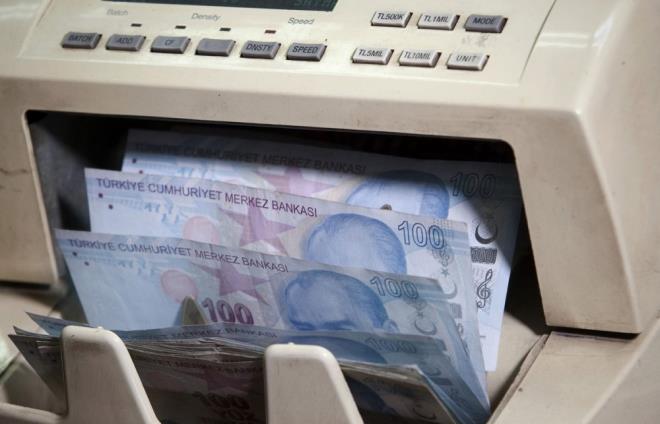 Uzlalarak hayata geirilecek sistem kdem tazminatnda fon dnemini balatacak. alanlar iin alan hesaba iveren her ay kdem tazminat deneini yatracak. 1 gn alann hakk bile Fon'a aktarlacak.