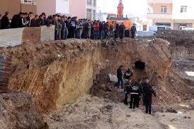 "Haberleri duyar duymaz ok heyecanlandm. Ben dedem ile ilgili ok aratrma yaptm. En son Ermenistan'n Gmr kentinde toplu mezarda topraa verildiini biliyordum. Fakat mezar listesinde dedemin ismi yoktu. Dolaysyla bugne kadar ok aradm. Nihayet haberi ve fotoraf grr grmez ok heyecanlandm. ok eyler rtyor. rnein vefat ettii tarih ve yer. Fotoraftaki general rtbesi de. Tmgeneral rtbesinde 3 yldz var.&#8221;