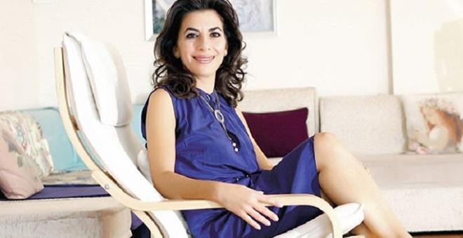 Ko'un arkada olan nder Ocak ise "Sinem, olay gn beni arayp paraya ihtiyac olduunu syledi. Ben de hallederiz dedim. Ertesi gn bulutuk, bin lira verdim. ldrme olayn iki gn sonra televizyondan rendim. O gn zayflam grdm, ilk defa san ksa kesilmi grdm. Sana ne olduunu sorunca kuafrde yandn syledi" eklinde konutu.