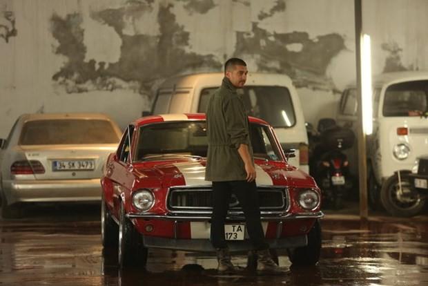 Star TV'nin Duymayan Kalmasn programna gre; aatay Ulusoy da henz dizi bitmeden yaz programn yapt ve srpriz bir anlamaya imza att.