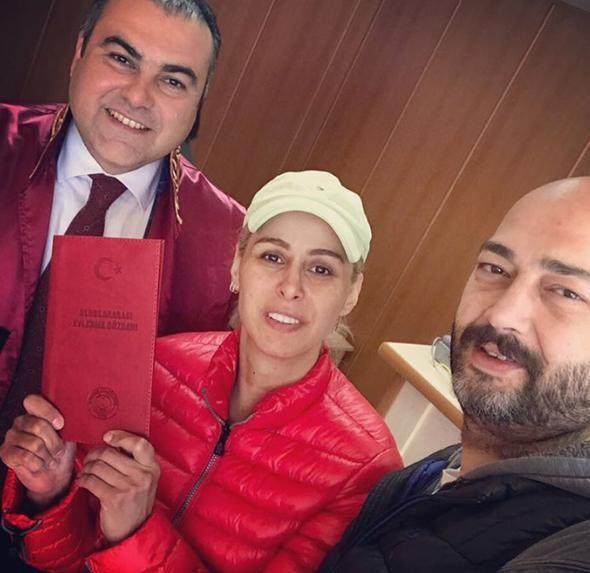 Niran nsal nikahta gelinlik giymezken iftin bu zel gne hi nem vermemesi dikkat ekmiti.