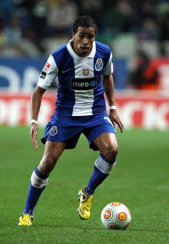 Ynetim 24 saat iinde transferi bitirmeyi hedefliyor.