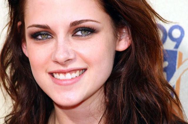 Yeil gzller korkusuzdurlar. Ne istediini ok iyi bilir ve bunu kimseden saklamaz, istediini de elde eder.