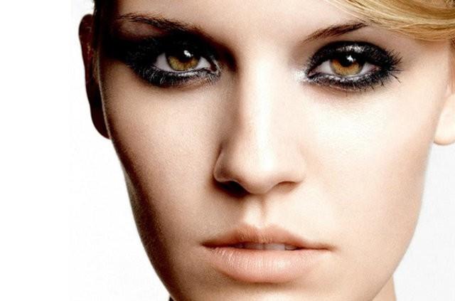 nsanlar bir kitap gibi okumada stlerine yoktur. Onlarn gznden hibir ey kamaz.