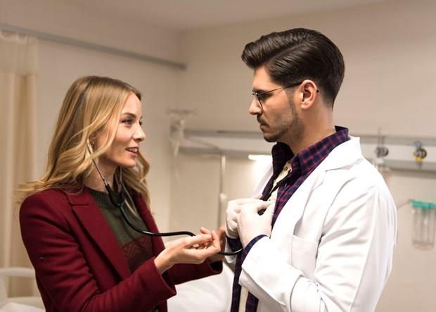 Eski Sevgili   <br>    Tolgahan Sayman ve Bade il'in barollerinde yer ald Eski Sevgili, Bar ile onun 63 kere ayrlp bart ve bir trl unutamad eski sevgilisi Feride'nin hikyesini anlatyor.   <br>    (05 Mays 2017)