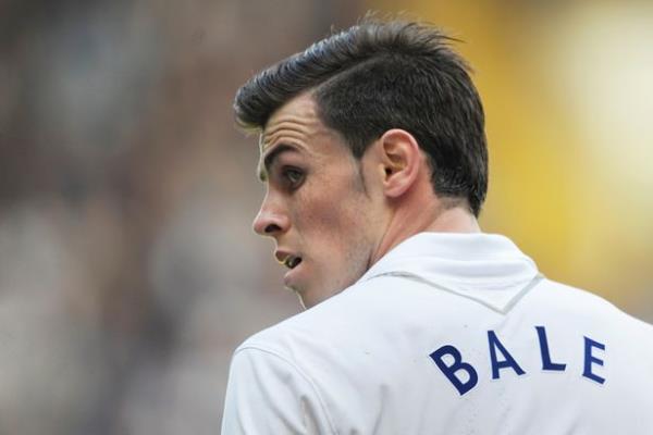 <p><b>Gareth Bale</b></p>   ( Tottenham - R.Madrid, 2013 )  <p>100 milyon Euro</p>
