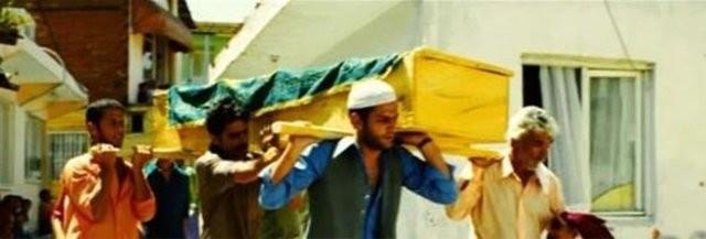 Bu fotorafta tabut tayan nl aktr ilk bakta tanyabildiniz mi...