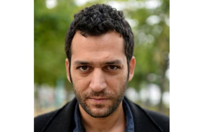 Sonra 'Asi' dizisiyle hretini pekitirdi. 'Suskunlar'daki Ecevit karakteriyle seyircinin hafzasnda yer etti. Yldrm u sralar ekranda bir yarma program sunuyor.