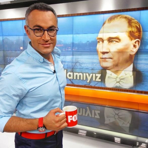 Televizyona devam edece�ini de s�yleyen Murat G�lo�lu, "Televizyona elbette devam. O ayr�. Ve fakat bununla beraber yaz�lar�mla da art�k medyam�z�n amiral gemisindeyim" dedi.