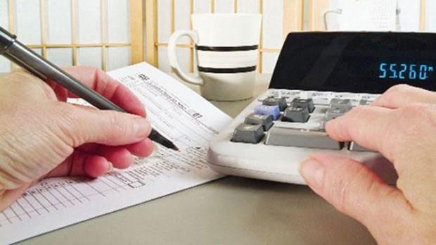 Maliye ile Gmrk ve Ticaret bakanlklar, Sosyal Gvenlik Kurumu (SGK), il zel idareleri, belediyeler, bykehir belediyeleri su ve kanalizasyon idarelerinin alacaklar yeniden yaplandrlyor.AK Parti Grup Bakanvekili Mustafa Elita'n imzasn tayan, Baz Alacaklarn Yeniden Yaplandrlmas le Baz Kanunlarda Deiiklik Yaplmasna Dair Kanun Teklifi TBMM Bakanlna sunuldu.