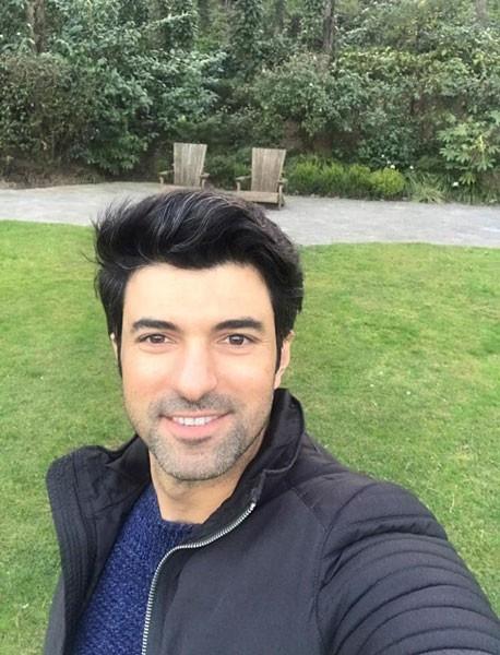 Katlmclara nce Trk dizileriyle ilgili sorular ynelten Alcosta Alzuru sonrasnda ise Engin Akyrek&#8217;in yer ald projelere, Akyrek hakkndaki gelimelere, hangi iletiim aralaryla ulatklarna, kendisinin karakterini hangi kelimelerle tanmladklarna, &#8220;Kafasna Gre&#8221; adl edebiyat dergisinde yazlar yazdn bilip bilmediklerine dair sorular yneltti.