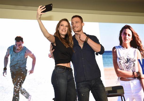 Bar Ardu&#8217;un oynad reklamlarn ardndan ayn firmann yeni reklam yz olarak anlaan Kerem Brsin, geen ay reklam filmi ekimine katld. Bir aydr post prodksiyon aamas sren reklam filmi yayna girmeden nce Serenay Sarkaya&#8217;dan veto yedi.