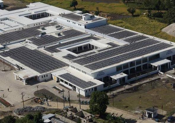 Haiti'de alan dnyann en byk gne enerjili hastanesi...