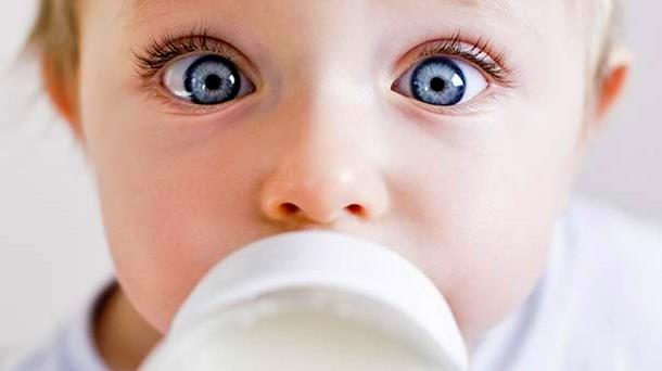 'ZEKASINI ETKLYOR'  <br>  Aratrmay yrten ekipte yer alan Prof. Andy Meharg, "Bu aratrma, yeni AB dzenlemesine ramen bebeklerin hala zararl seviyelerde arsenie maruz kaldn ortaya koyuyor.