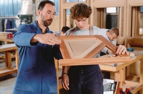 Marangoz    Y�ll�k geliri: 40 bin 188 Dolar