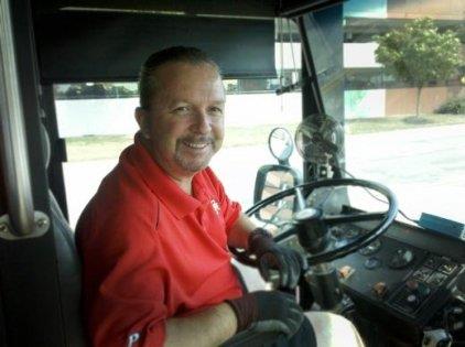 Otob�s �of�r�    Y�ll�k geliri: 36 bin 171 Dolar