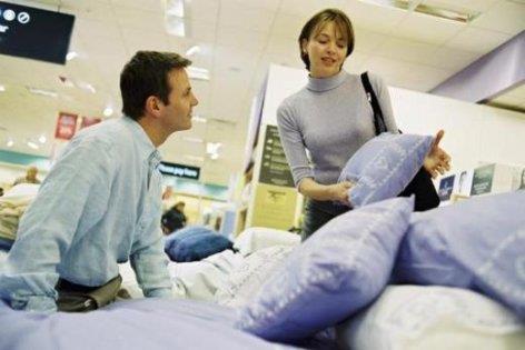 Perakende Sat�� Eleman�    Y�ll�k geliri: 21 bin 129 Dolar