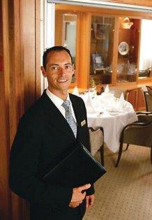 Otel M�d�r�    Y�ll�k geliri: 47 bin 197 Dolar