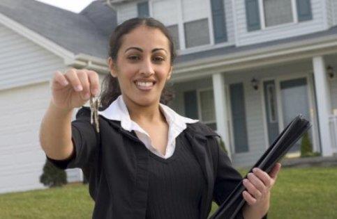 Emlak Gayrimenkul Dan��man�    Y�ll�k geliri: 39 bin 365 Dolar