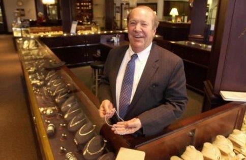 Kuyumcu    Y�ll�k geliri: 34 bin 226 Dolar