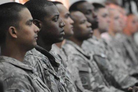 S�zle�meli Askeri Personellik    Y�ll�k geliri: 37 bin 272 Dolar