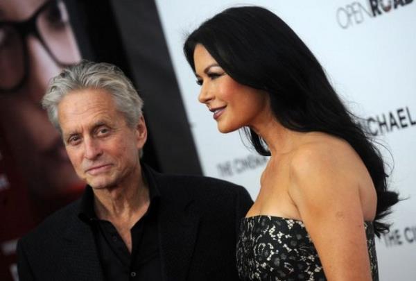 Son olarak Hollywood'un en imrenilen iftlerinden Catherine Zeta-Jones ve Michael Douglas'n ayrldklarn aklamasnn ardndan hretli iftlerin neden evliliklerini yrtemediini uzmanlara sorduk.