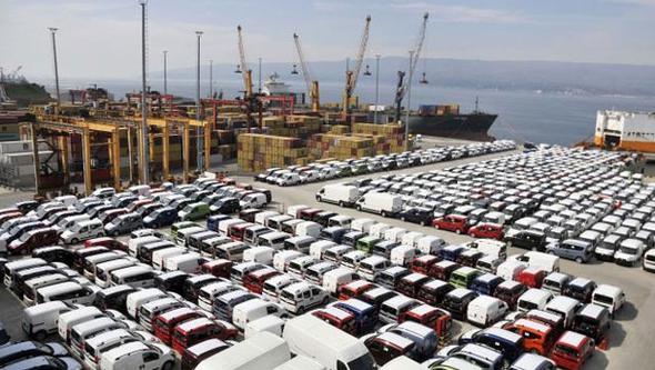 Trkiye pazarnda faaliyet gsteren otomobil firmalarnn en dk motor hacmi ve donanma sahip modellerini baz alarak yapt derlemeye gre, makul vergi oranlar ve yakt tasarrufu nedeniyle ekonomik olan "kk snf" (B segmenti) otomobiller 45 bin liradan balayan, 80 bin liray aan fiyatlarla sata sunuluyor.