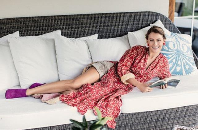 Oyuncu Tuba nsal, ailesi ile hafta sonlarn geirmeyi sevdii geni bir am ormannn iinde yer alan ile'deki mstakil evinin kaplarn InStyle Home iin at..