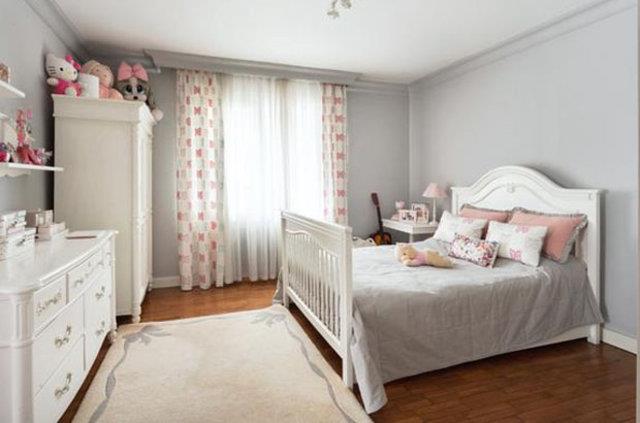 &#8220;Annem Meziyet De Andria dekoratrdr. Ondan dekorasyon konusunda ok ey rendiimi dnyorum. Buras yaplrken alanlarnn ferahlna ve yatak odamn otel siti konforunda olmasna nem verdim.&#8221;