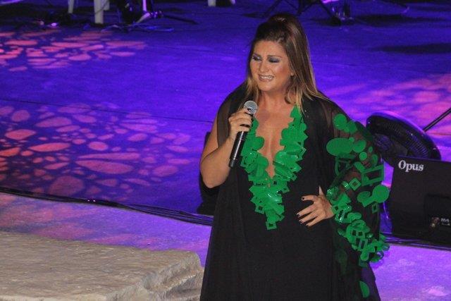 Sibel Can, 10 yldan fazladr oturduu Beykoz Konaklar&#8217;ndaki villasndan tand.