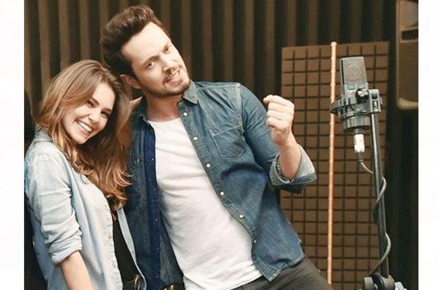 AIKLARIN ZLLERNE BASIP KAIYORLARDI!     kilinin, Yeniky'deki villarnn yannda bulunan ilkokul rencileri iftin zillerine basp kayordu. Bu durumdan sklan ift, Kurueme'ye tanma karar almt.