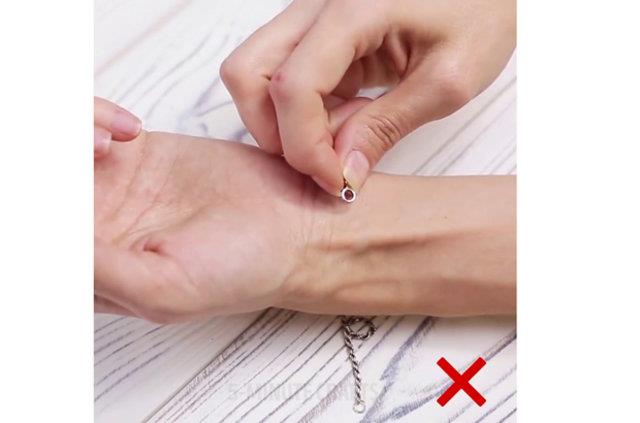 ATA (TUTTURGA) DEYP GEMEYN    Bilekliinizi tek banza takamyorsanz. Bir ata iinizi kolaylatrabilir.