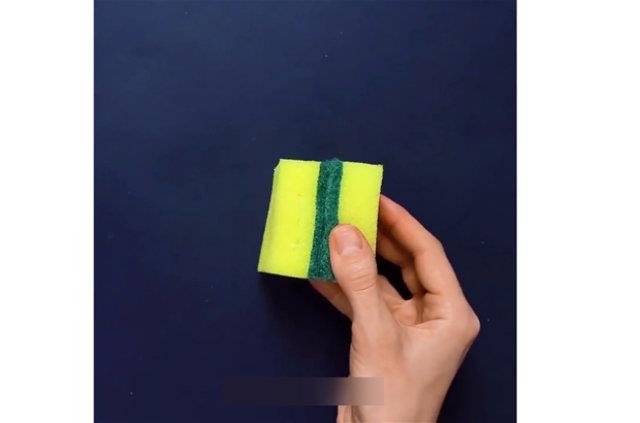 ki sngerin mknatsn ekim gc ile birbirini ektiini greceksiniz.