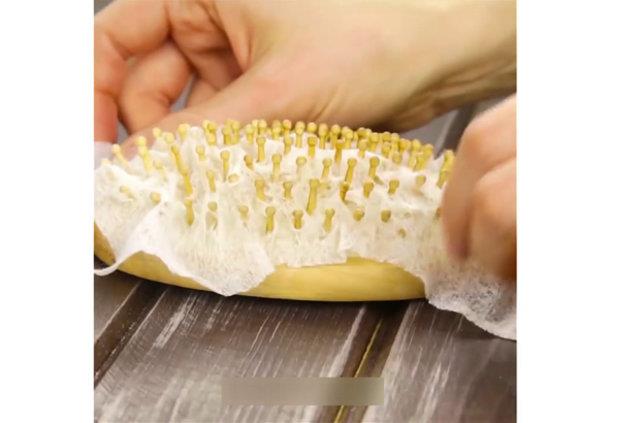 Mendilin ok slak olmamasna dikkat edin. Bir gn nceden paketinden karlm mendilleri kullanabilirsiniz.