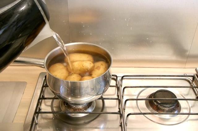 Patatesleri rahata sormak isterseniz bu tam size gre bir zm.