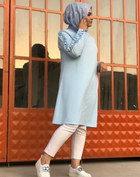 zdiva programndan ayrlmasna ramen yapt paylamlar ile Beyaz TV'de yaynlanan 'Sylemezsem Olmaz' programnn yorumcularndan Nihat Doan'n hedefi haline gelmi ikili birbirlerine ar hakaretlerde bulunmutu. Doan, gelin adaynn elence mekannda elenirken ekilen videosu iin "O bart sadece ban rtmek iin deil, nefsini rtmek iindir.