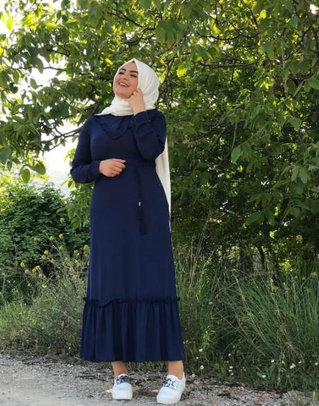 Sen erkeklerle, ikili ortamlarda eleniyorsun. Birgn o erkekle, bir gn bu erkekle dans ediyorsun. Bari kar bartn, giy mini eteini istediini yap. Daha az gnah ilemi olursunuz" ifadelerini kullanmt. Hanife ise, Doan'a "Olmayan bir eyi satmak ok kolay ve nedense kimde ne yoksa en ok onunla vnyor, en ok onun hakknda fetva veriyor. Mesela namussuz anlatyor namusu, adam olmayan yle biri adamlktan bahsediyor ki ok" szleriyle kark vermiti. Sosyal medyasn aktif olarak kullanan Hanife, umreye gideceini takipileriyle paylat.