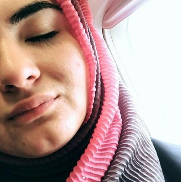 Elbette kusurlu bir mslmanm hakkmda ve hakkmzda hayrls olsun. yi niyetimi ktye kullanan, namusuma, aileme laf eden, sevgimi saygm suistimal eden, haksz yere kalbimi derinden kranlar hari herkese hakkm helaldir. Bu dnyada gerekten zdm kim varsa bir gn bir yerlerde helallik alacak imkanm olmasn dilerim.