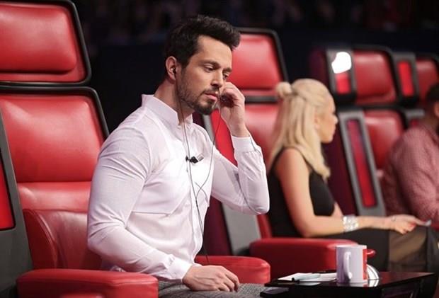 Facetime zerinden vatandala gren Murat Boz, uzun bir aba sonucu A.E.'yi ikna etmeyi baard.