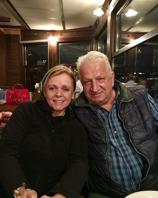 Baba Boz, stanbul Acbadem'de arkadalaryla otururken, gen bir adamn yakndaki bir binann atsna ktn fark etti. Arkadalarn da yanna alan Cafer Boz, intihar etmek isteyen A.E. isimli kiiyi vazgeirmek iin byk aba harcad.