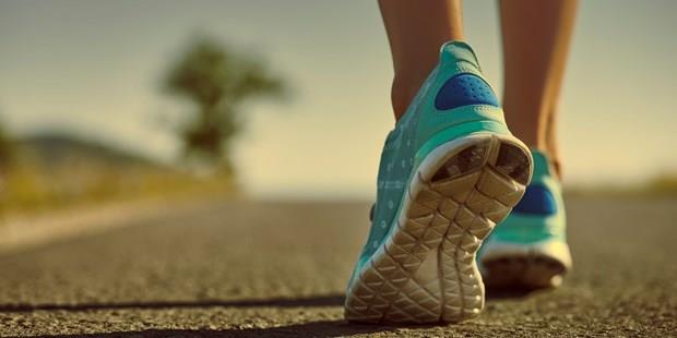 10. Cinsel istei artryor  <br>    Gnde 10 bin adm atmann cinsel aktiviteyi ve cinsel istei artrd gsterilmi. Yryn bu etkiyi vcuttaki enerji seviyesini ykseltmesiyle birlikte beyin ve damarlardan kana karan yararl hormon ile proteinleri daha fazla salglamas sayesinde yapt dnlyor.