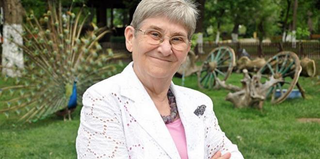 Prof. Dr. Canan Karatay katld televizyon programndan okullardaki kantinlerin kalkmas gerektii grn savundu.