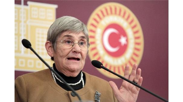 Zeytinya ya hcrelerinin yapkln azaltr, kan sulandrr ve ary keser. Yaplan aratrmalar gsteriyor ki yalnzca souk skm zeytinya kullanan kiilerde kalp krizi grlmemekte."