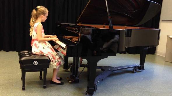 Soru: igago&#8217;da piyano alan kii vardr?