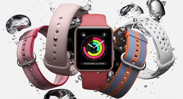 Teknolojiye merakl anneler iin Apple Watch&#8217;un renkli modelleri iyi fikir. (1550 TL.)